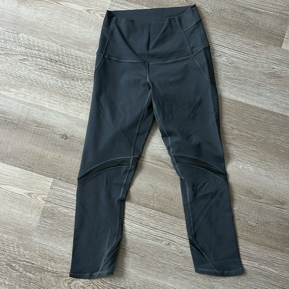 Lululemon grey crop legging. Size 4
